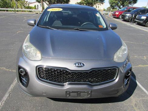 Used 2019 Kia Sportage LX image 2