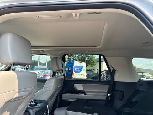 Certified 2025 Ford Expedition Active AWD/4WD image 81