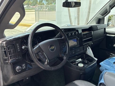 Used 2016 Chevrolet Express 2500 RWD image 7