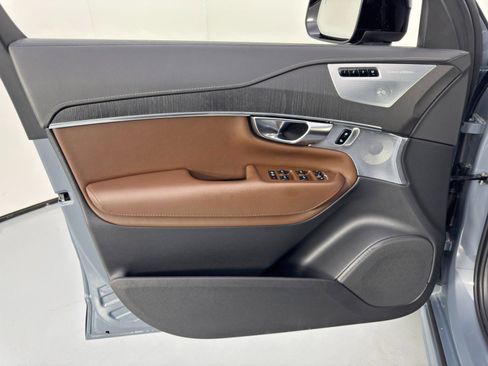 Used 2023 Volvo XC90 T8 Ultimate image 44