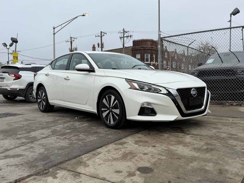 Used 2020 Nissan Altima 2.5 SV image 3