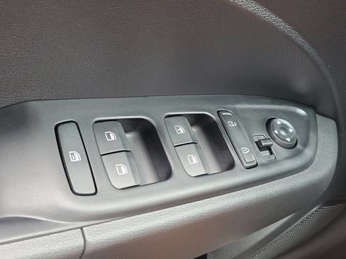 New 2026 Hyundai Venue SE FWD image 17