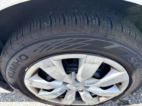 Used 2016 Toyota Corolla LE FWD image 8