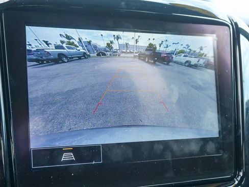 Used 2023 Chevrolet Traverse LT FWD image 24