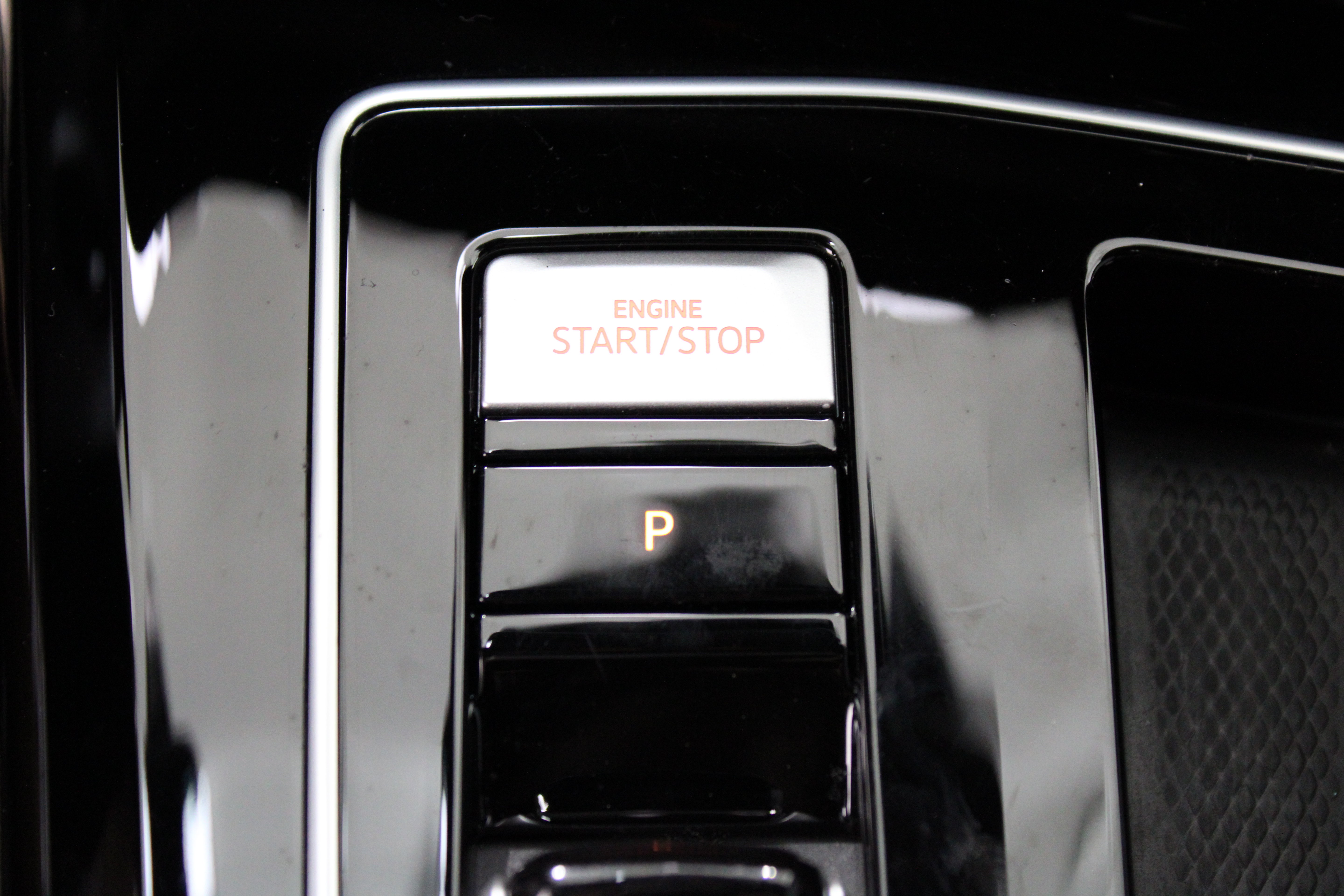 Used 2025 Volkswagen GTI SE FWD image 18