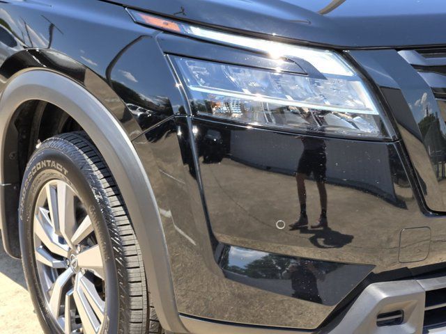 Used 2024 Nissan Pathfinder SL FWD image 9