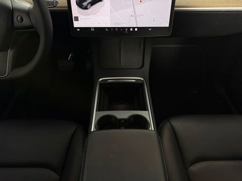 Used 2024 Tesla Model Y 2WD image 20