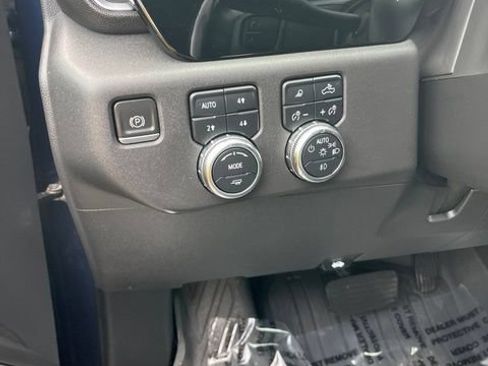 Used 2023 GMC Sierra 1500 SLT AWD/4WD image 13