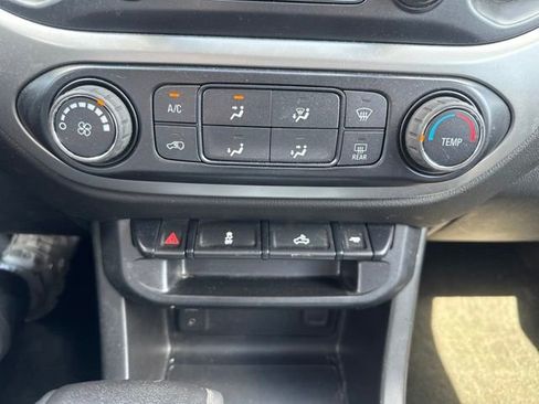 Used 2016 Chevrolet Colorado LT AWD/4WD image 18