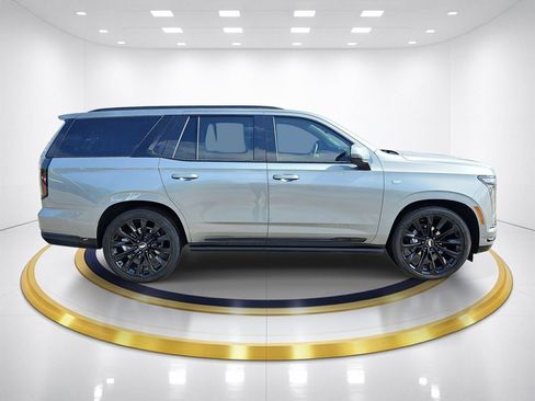 Certified 2026 Cadillac Escalade Platinum Sport w/ LPO, ONYX Package AWD/4WD image 4