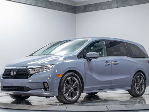 Used 2024 Honda Odyssey Elite image 3