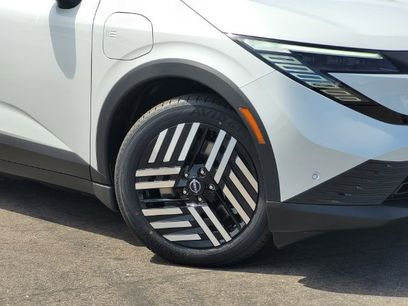 New 2026 Nissan Leaf SV+ w/ Floor Mat Package (SV+)