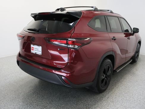 Certified 2025 Toyota Highlander XLE AWD/4WD image 7