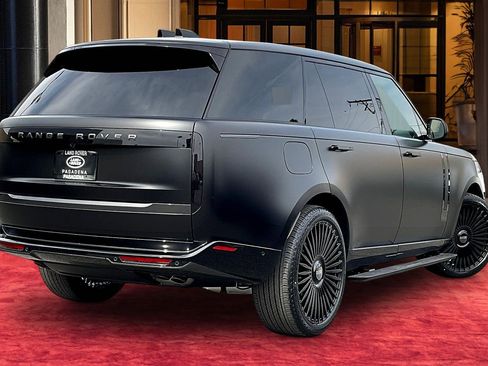 New 2026 Land Rover Range Rover Long Wheelbase SE image 4