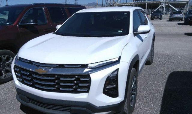 Used 2026 Chevrolet Equinox LT FWD image 1