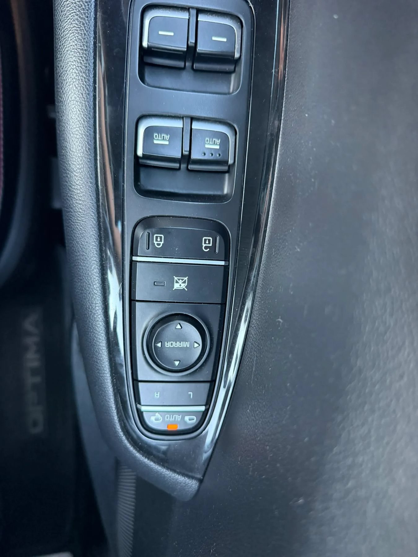Used 2018 Kia Optima SX FWD image 25