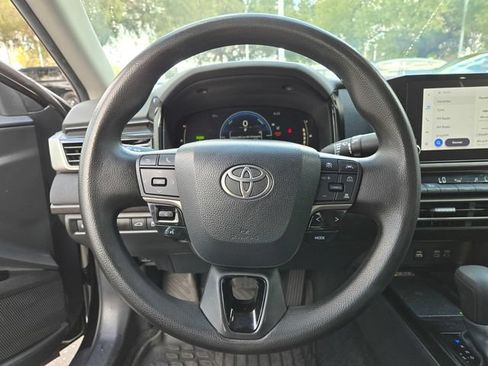 Used 2025 Toyota Camry LE FWD image 22