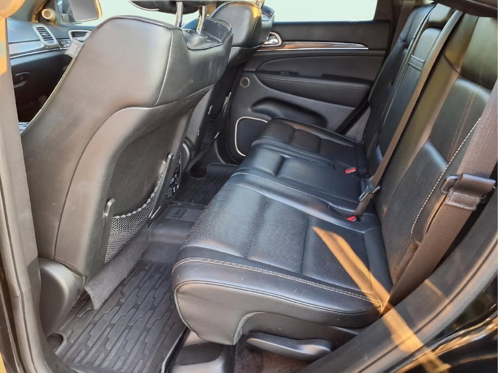 Used 2017 Jeep Grand Cherokee Overland AWD/4WD image 12
