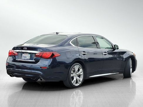 Used 2017 INFINITI Q70 L 3.7 w/ Deluxe Touring Package RWD image 4