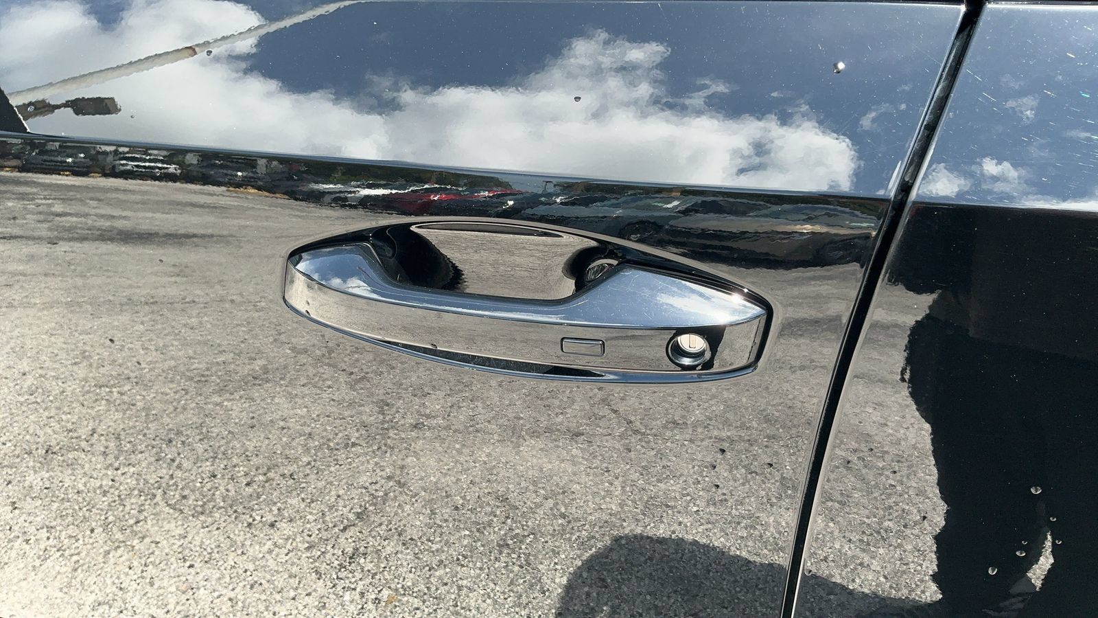 Certified 2025 Nissan Kicks SR FWD image 45