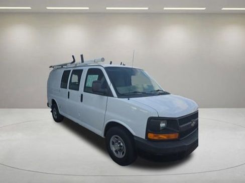 Used 2011 Chevrolet Express 2500 image 7