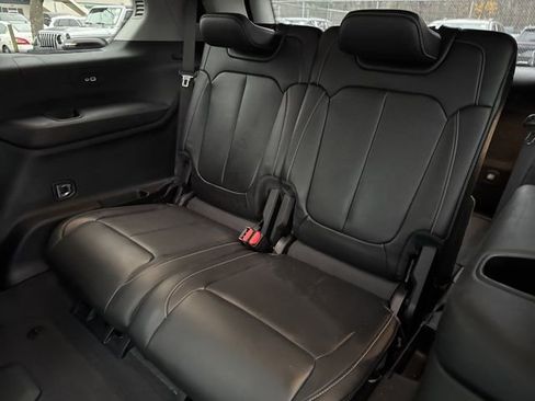 Used 2022 Jeep Grand Cherokee L Limited image 25