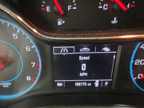 Used 2017 Chevrolet Cruze LT FWD image 6