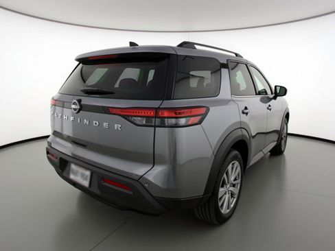 Used 2025 Nissan Pathfinder SV FWD image 9