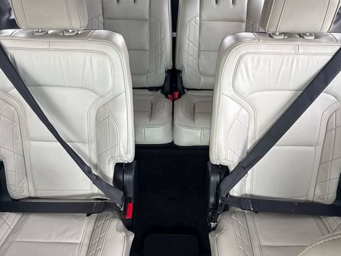 Used 2016 Ford Explorer Platinum AWD/4WD image 23