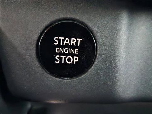 Used 2024 Nissan Rogue SL w/ SL Premium Package image 16