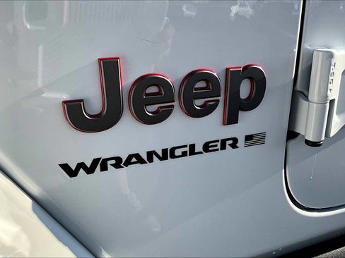 New 2025 Jeep Wrangler Unlimited Rubicon image 7