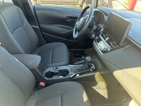 Used 2025 Toyota Corolla LE image 5