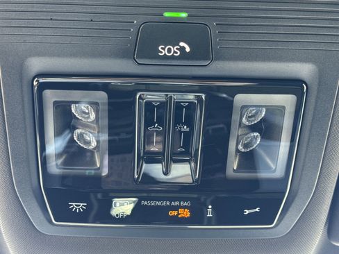 Used 2024 Volkswagen Atlas Cross Sport SEL Premium R-Line image 77