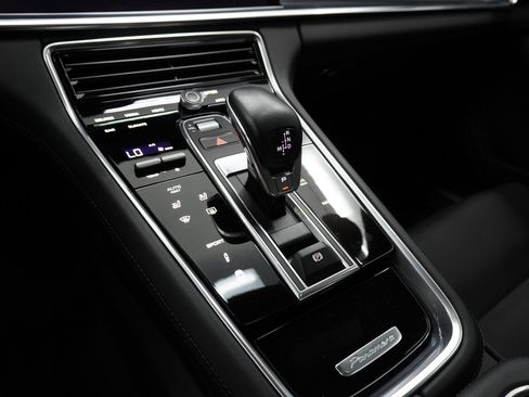 Certified 2023 Porsche Panamera image 24