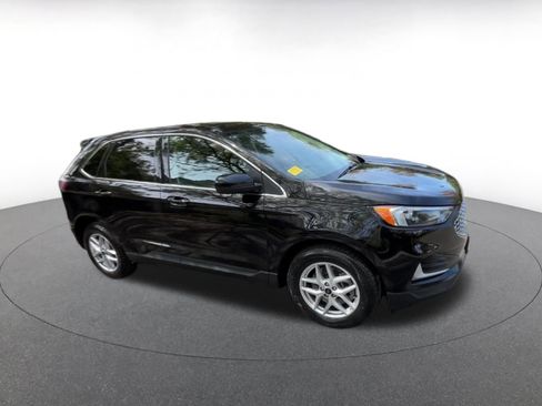 Used 2024 Ford Edge SEL image 2