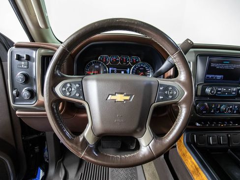 Used 2018 Chevrolet Silverado 2500 High Country w/ Duramax Plus Package AWD/4WD image 17