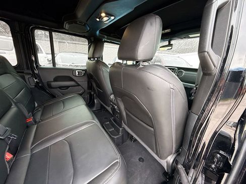 Used 2023 Jeep Wrangler Unlimited Sahara w/ Cold Weather Group image 32