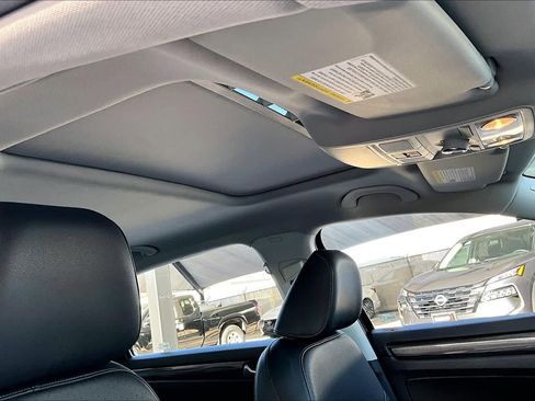 Used 2020 Volkswagen Passat 2.0T R-Line image 14