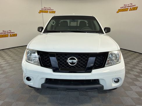 Used 2018 Nissan Frontier SV w/ Value Truck Package RWD image 9
