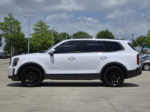 Used 2022 Kia Telluride EX w/ EX Premium Package AWD/4WD image 2