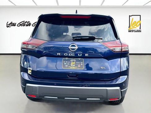 Used 2026 Nissan Rogue SL FWD image 6