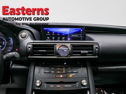 Used 2018 Lexus IS 300 AWD image 12