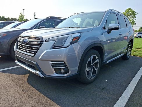 Used 2023 Subaru Forester Touring w/ Popular Package #2 AWD/4WD image 4