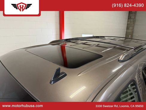 Used 2011 GMC Yukon Denali image 63