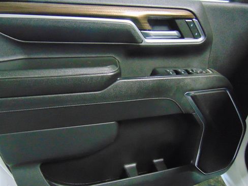 Used 2024 Chevrolet Silverado 2500 LT AWD/4WD image 7