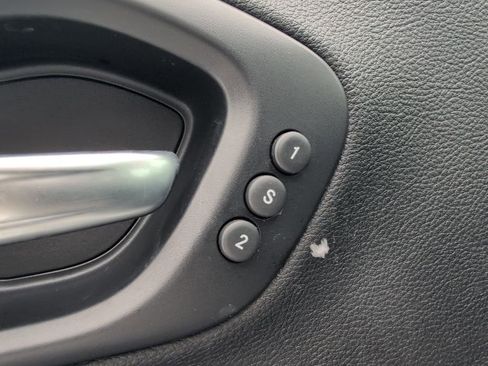 Used 2021 Jeep Cherokee Limited image 27