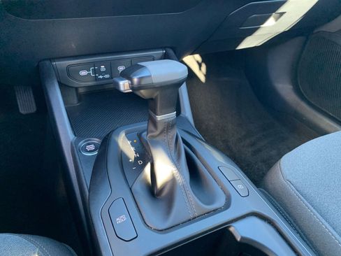 Used 2025 Kia K4 LXS image 40