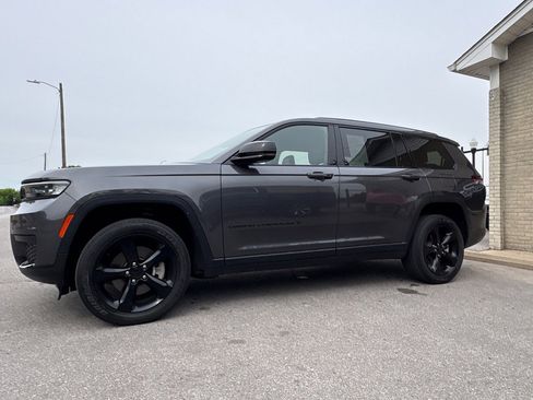 Used 2023 Jeep Grand Cherokee L Laredo AWD/4WD image 2