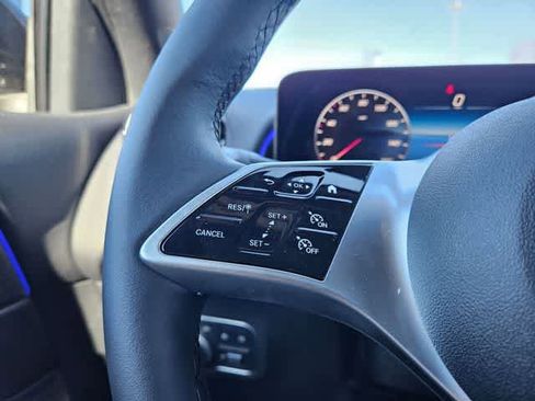 Used 2026 Mercedes-Benz GLB 250 image 25