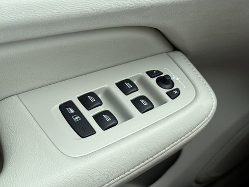 New 2026 Volvo V60 B5 Cross Country Plus w/ Climate Package image 17